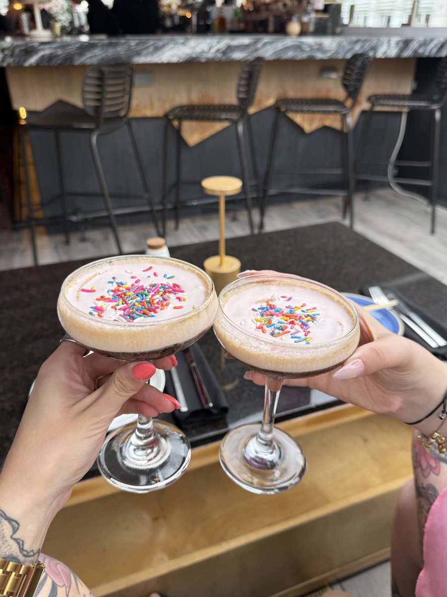 tweetledee and tweetledum take on SD