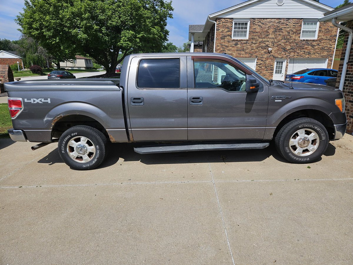 KFJ76's tweet photo. 2009 Ford F150 XLT 4X4 Crew Cab

169k miles on it.
Has typical Midwest rust spots.
Passenger side running board is loose at back.
Check engine light is on(O2 sensor)
TPM light is on
Truck runs and drives great. Books for $8600 asking $8300.
In Hannibal. https://t.co/L1bz5JME9l