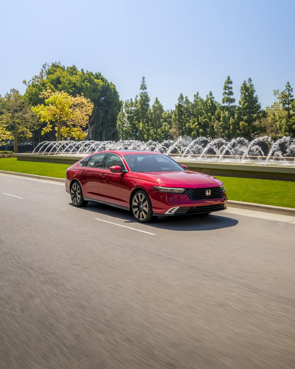 Sophistication flows through the bold and stylish. Check out the Honda #AccordHybrid today at eskridgehonda.com!
