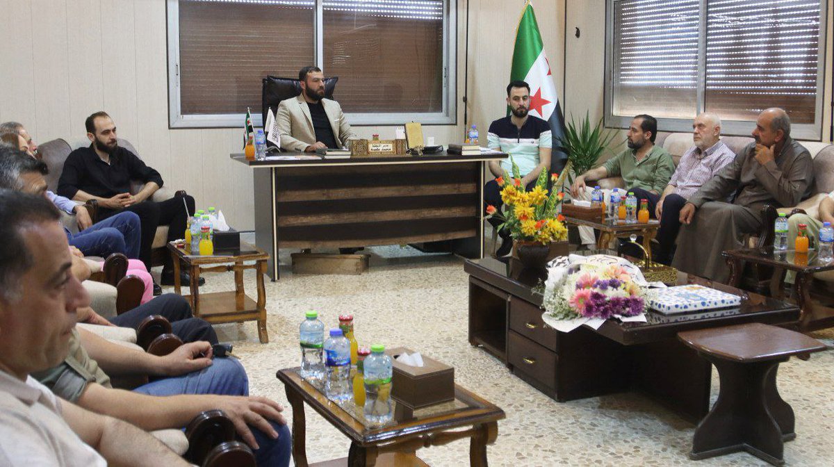 Hama_Liv's tweet photo. مدير منطقة مصياف يستقبل وفداً من وجهاء قرية الرصافة وبستان الفندارة في  مدينة مصياف 
استقبل مدير منطقة مصياف السيد "محمد طعمة"��ي المنطقة وفدا من وجهاء مدينة مصياف بريف حماةالغربي بمناسبة "عيد الأضحى المبارك" https://t.co/LFPUfqLIMW