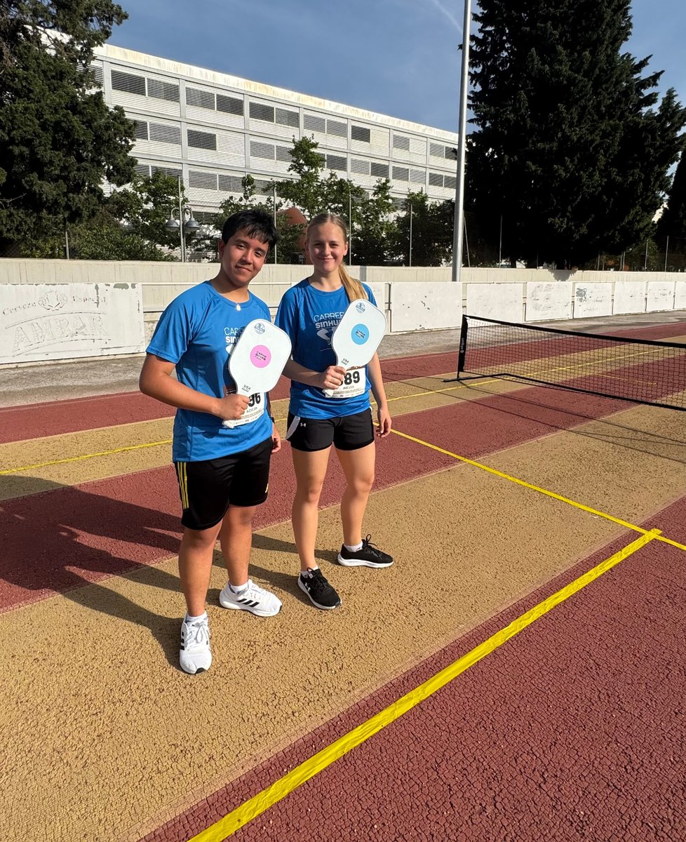 Carné Joven de Aragón (@cjovenaragon) on Twitter photo ¡Gracias a todos los jóvenes participantes!
💥 #CarnéJoven, como patrocinador de La Carrera Sin Humo 2025 organizada por <a href="/unizar/">Universidad Zaragoza</a> y <a href="/deportes_unizar/">Deportes Unizar</a>, participó con una actividad de iniciación al Pickleball impartida por el Club Pickleball Zaragoza. ¡Gracias a todos los jóvenes participantes!
💥 #CarnéJoven, como patrocinador de La Carrera Sin Humo 2025 organizada por <a href="/unizar/">Universidad Zaragoza</a> y <a href="/deportes_unizar/">Deportes Unizar</a>, participó con una actividad de iniciación al Pickleball impartida por el Club Pickleball Zaragoza.