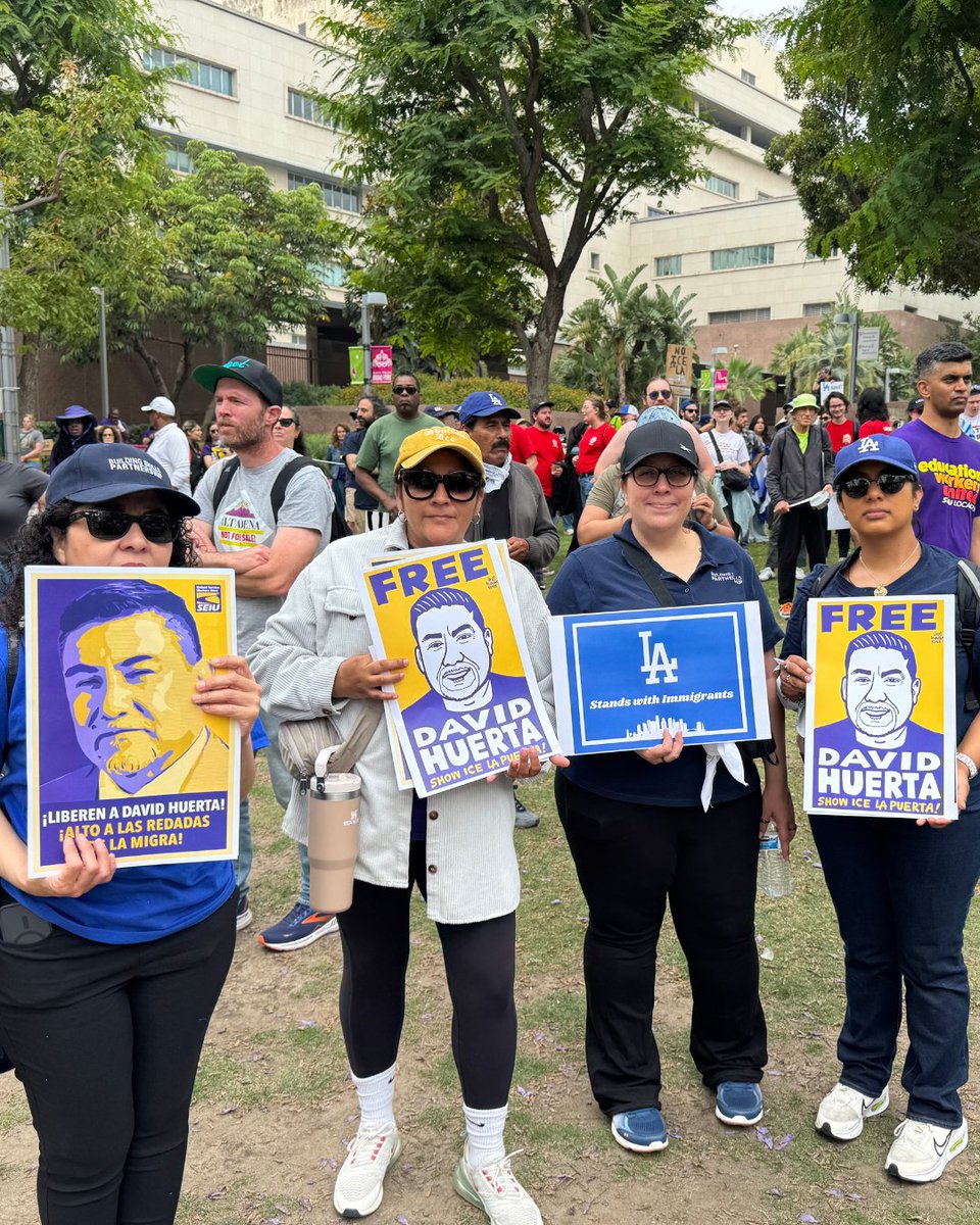 Building_Skills's tweet image. Joining thousands in LA for a peaceful rally to end the ICE raids, calling for the release of @seiuusww  President David Huerta. 

Standing in solidarity for immigrant rights and justice.

@laborontheline @seiucalifornia 
#bsp_ca #davidhuerta #freedavidhuerta