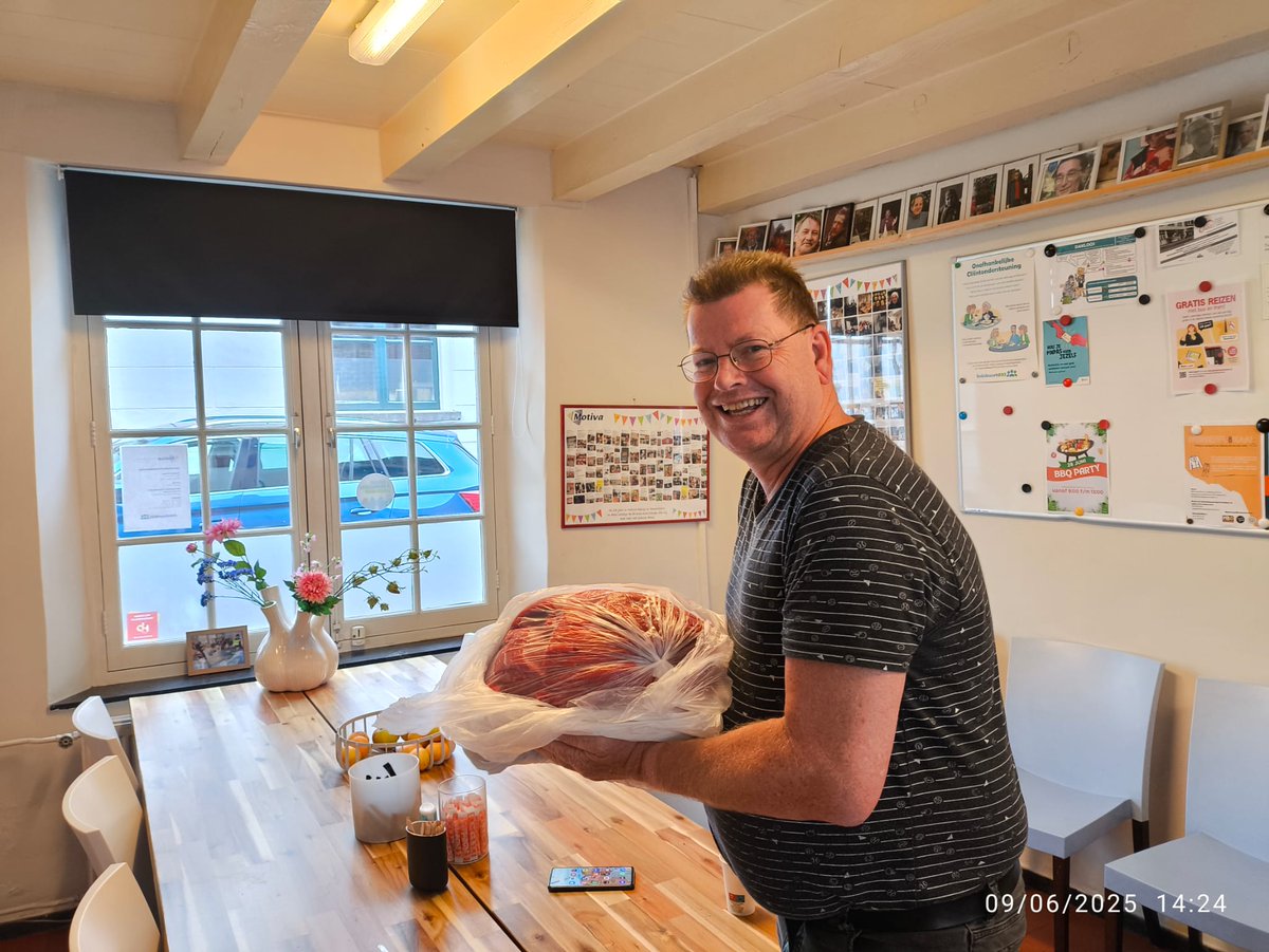 Samen met Time to Help en Secu hebben we tijdens het Offerfeest rundvlees gegeven aan de organisatie Straatadvocaat Motiva. We hopen dat we mensen die hulp nodig hebben een beetje blij hebben kunnen maken.