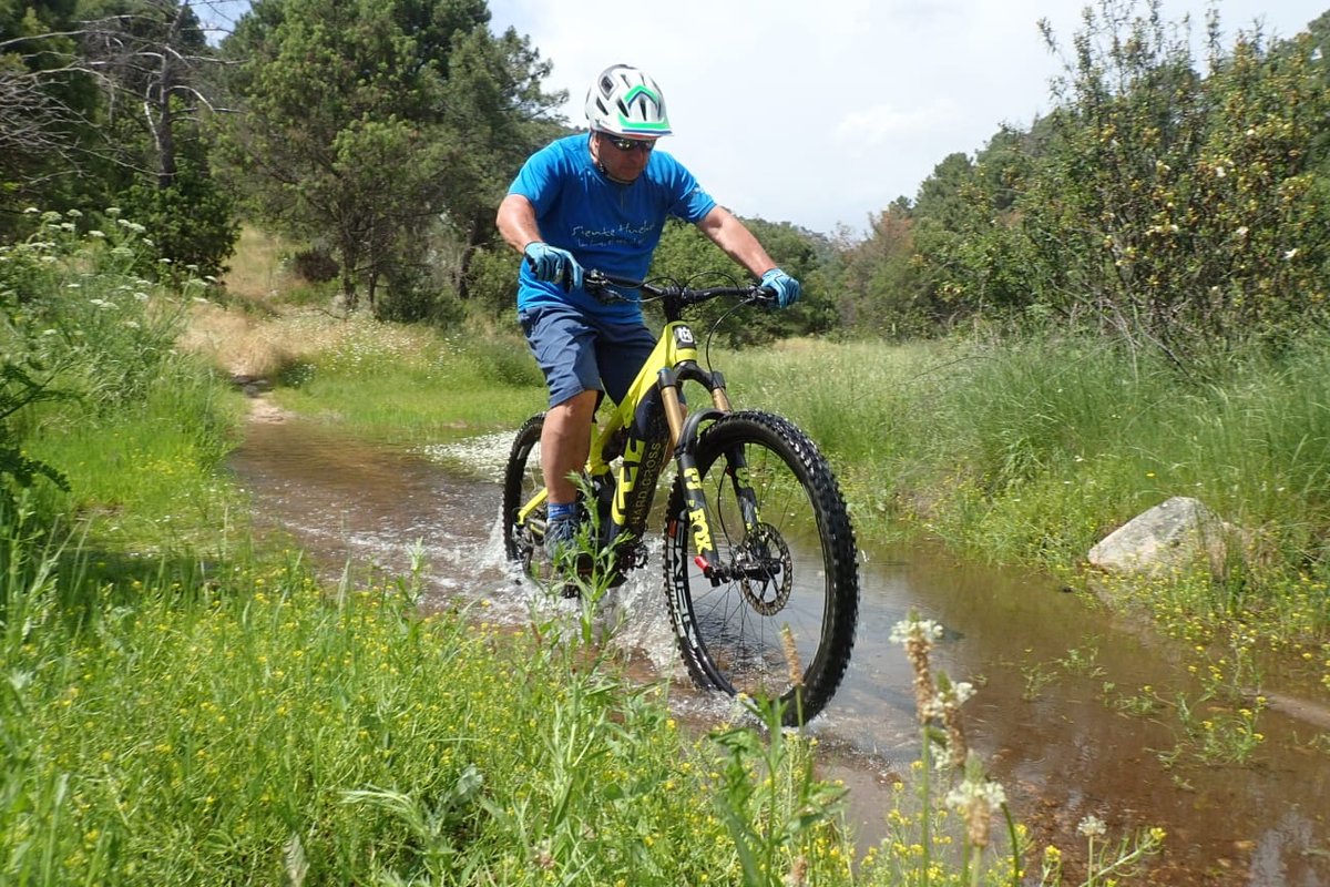 Por fin, vuelta al enduro a pedales, tres años y medio después. La paciencia es el arma preciso para conservar intacta la ilusión. ¡Gracias a la vida!