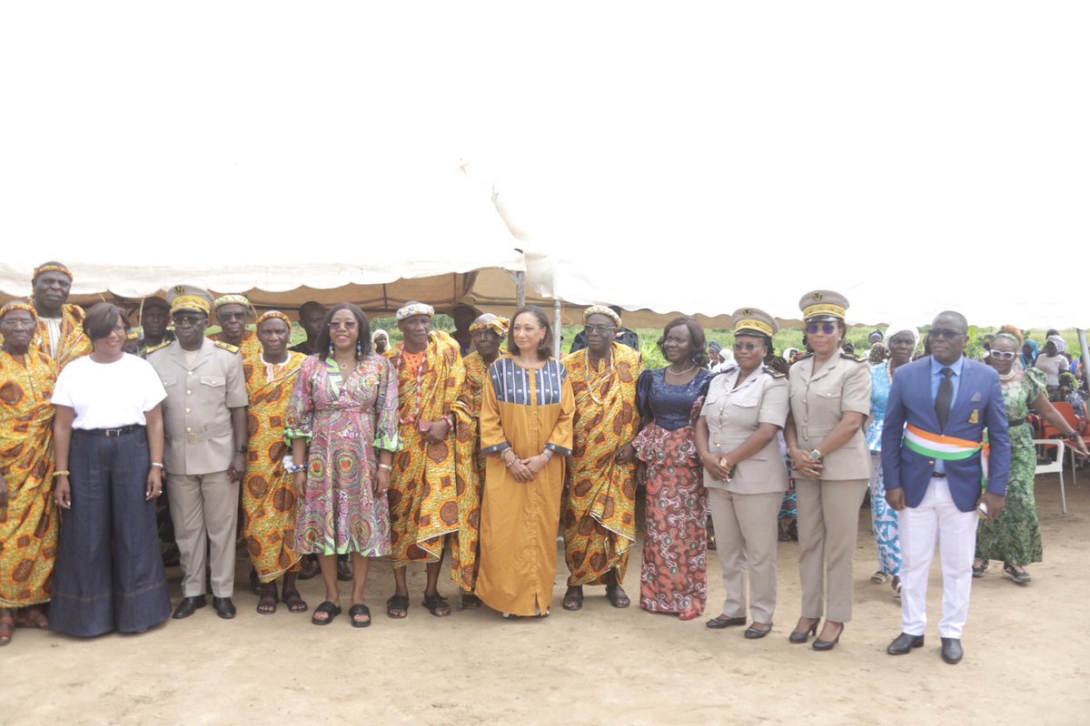 Le 7/06/25 à Kanga-Nianzé, avec le <a href="/MINCF_CI/">Ministère de la Culture et de la Francophonie-RCI</a> nous avons organisé ce court séjour pour le dynamique réseau #ADWIN @. Moment fort de recueillement &amp; d’hommage aux victimes de la traite. La mobilisation a été totale et l’émotion forte.Devoir de mémoire(1)