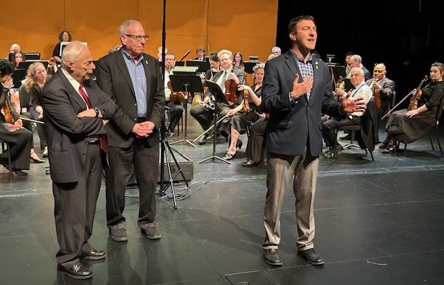 Council Member Eric Dinowitz (@ericdinowitznyc) on Twitter photo Yesterday, I spoke at the Orchestra of the Bronx concert at <a href="/LehmanCollege/">Lehman College</a>. The Orchestra of the Bronx continues to bring world-class music to our borough with free, accessible performances that enrich our cultural landscape and inspire audiences of all ages. (1/4) Yesterday, I spoke at the Orchestra of the Bronx concert at <a href="/LehmanCollege/">Lehman College</a>. The Orchestra of the Bronx continues to bring world-class music to our borough with free, accessible performances that enrich our cultural landscape and inspire audiences of all ages. (1/4)