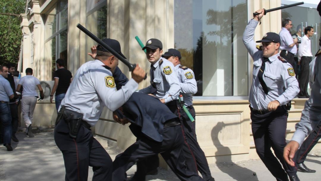 BloggerSuleyman's tweet image. The 🇦🇿Azerbaijani #police are the most dishonest, terrorist, corrupt and prostituted police in the world. Because #Aliyev is also corrupt and prostituted!