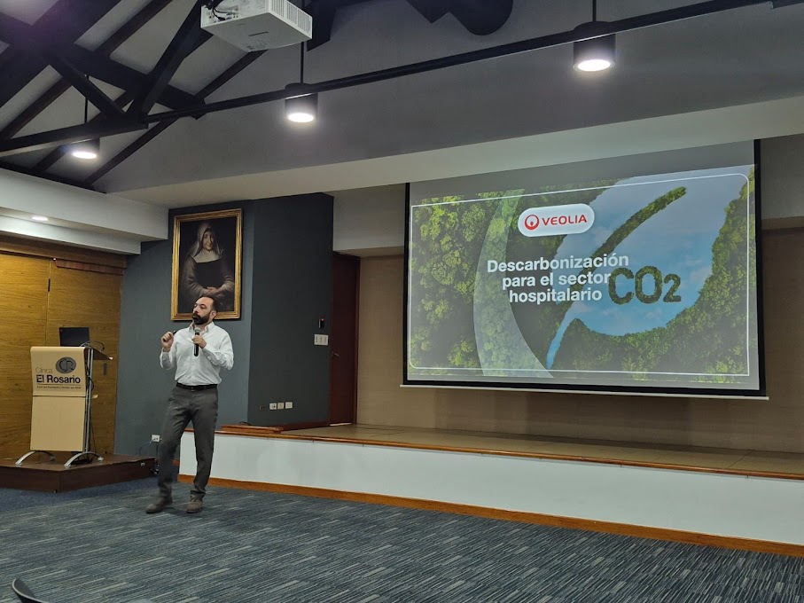 Veolia Colombia (@veolia_co) on Twitter photo Participamos en el Comité Ambiental de Salud de Clínicas y Hospitales en #Medellín, un espacio liderado por la <a href="/clinicarosario/">Clínica El Rosario</a>, donde compartimos nuestras soluciones en #Energía y #ResiduosHospitalarios para avanzar hacia la #Descarbonización del sector hospitalario. Participamos en el Comité Ambiental de Salud de Clínicas y Hospitales en #Medellín, un espacio liderado por la <a href="/clinicarosario/">Clínica El Rosario</a>, donde compartimos nuestras soluciones en #Energía y #ResiduosHospitalarios para avanzar hacia la #Descarbonización del sector hospitalario.
