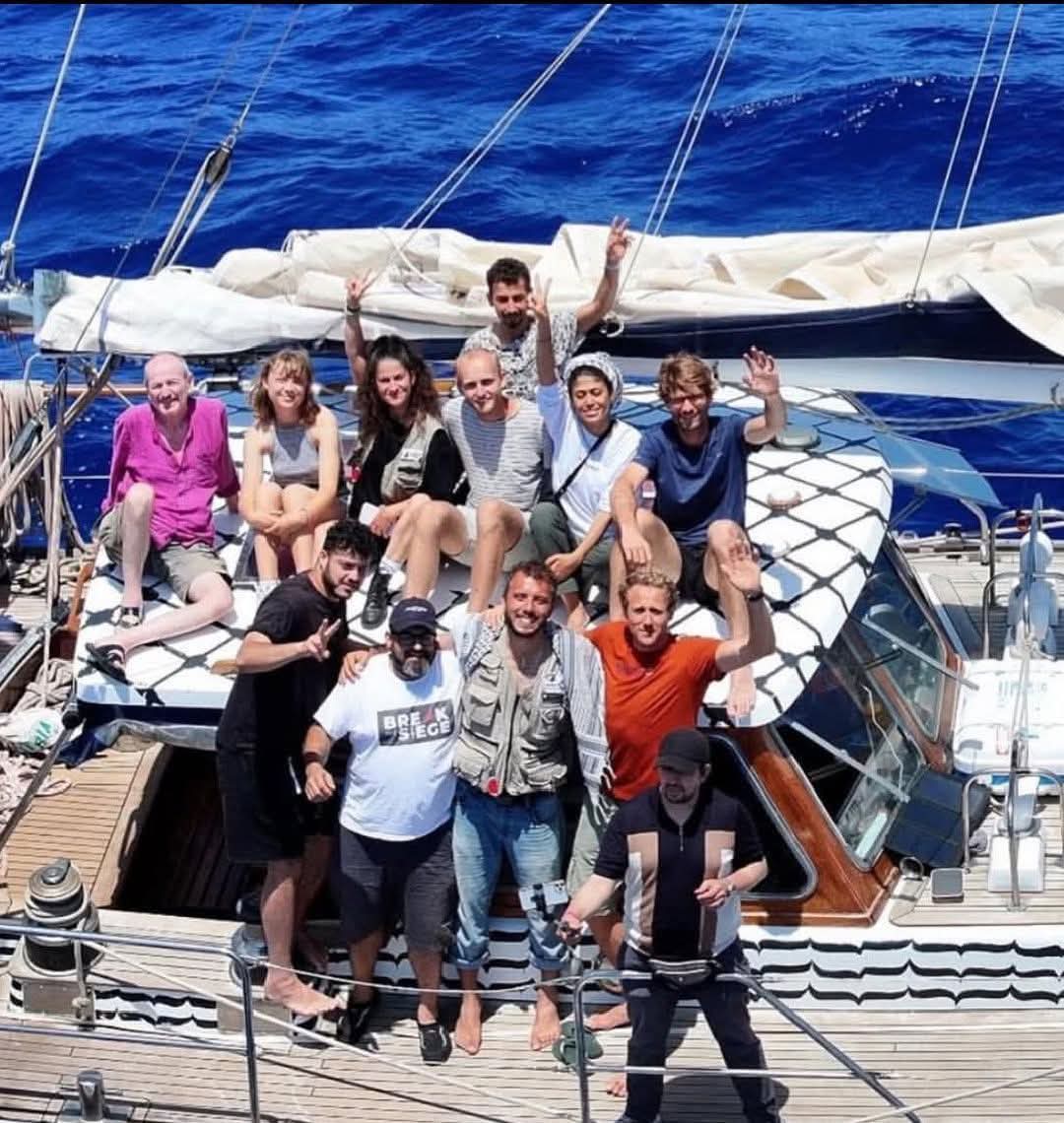 کل شام ایک دوست سے بات ہو رہی تھی، غزہ کا ذکر آیا تو عرض کیا کہ "اب امتِ مسلمہ سے کوئی امید نہیں رہی، لگتا ہے ظلم کے خلاف آواز اب مغرب ہی سے اٹھے گی۔" آج کا واقعہ بھی اسی کی مثال ہے جو کام 57 مسلم ممالک کو کرنا چاہیے تھا، وہ یہ قافلہ کرنے نکلا تھا