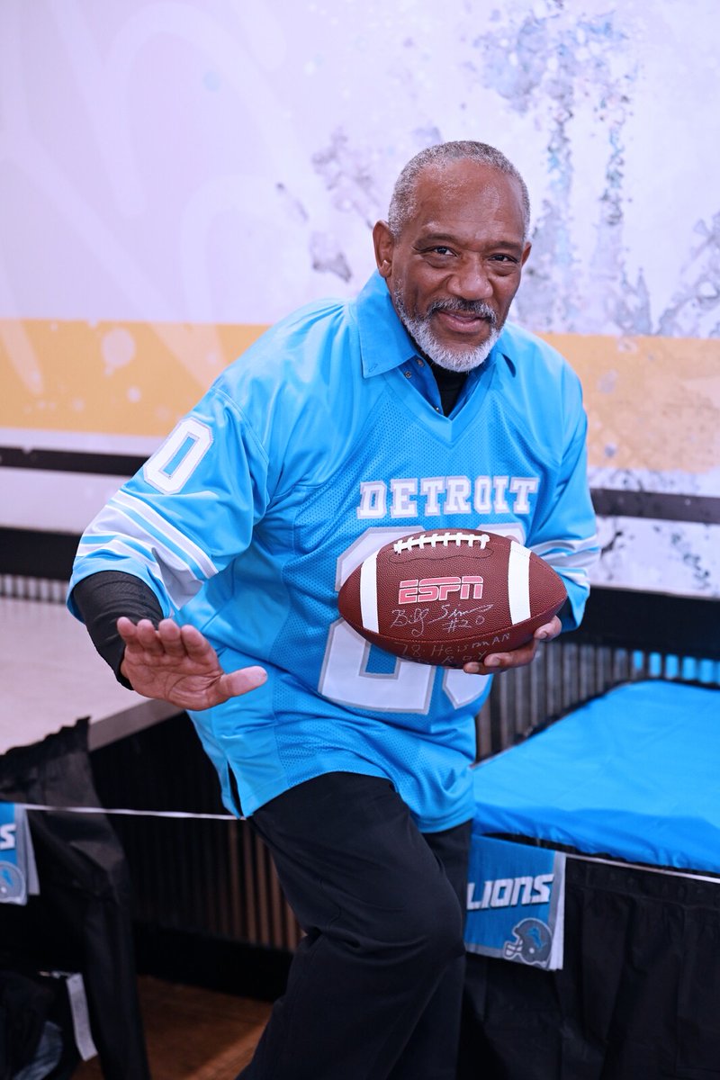 RealBillySims's tweet image. Let鈥檚 all try to make it to Friday without getting flagged for unnecessary roughness. 馃槄馃張 Have a great week!
#MondayMotivation #BillySims #OnePride #Heisman