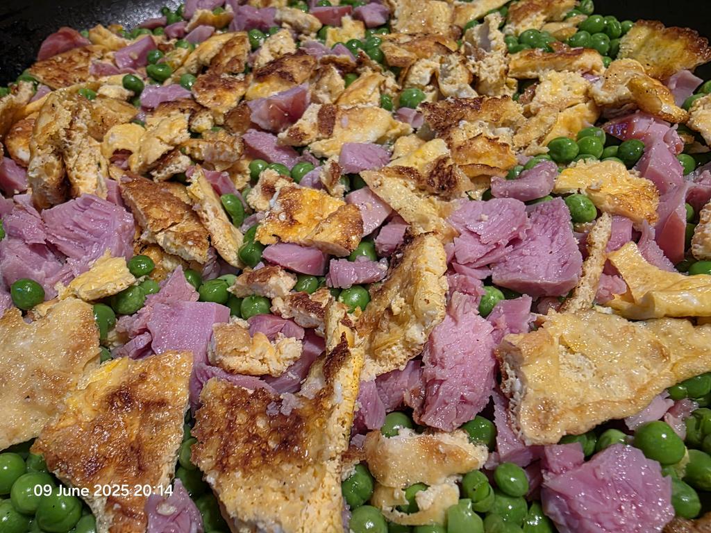 Allen Tsui (@tsuiallen) on Twitter photo Hallo! Hallo! Ay-yah! What would <a href="/MrNigelNg/">Nigel Ng (Uncle Roger)</a> make of my Hong Kong style fried rice... Hallo! Hallo! Ay-yah! What would <a href="/MrNigelNg/">Nigel Ng (Uncle Roger)</a> make of my Hong Kong style fried rice...