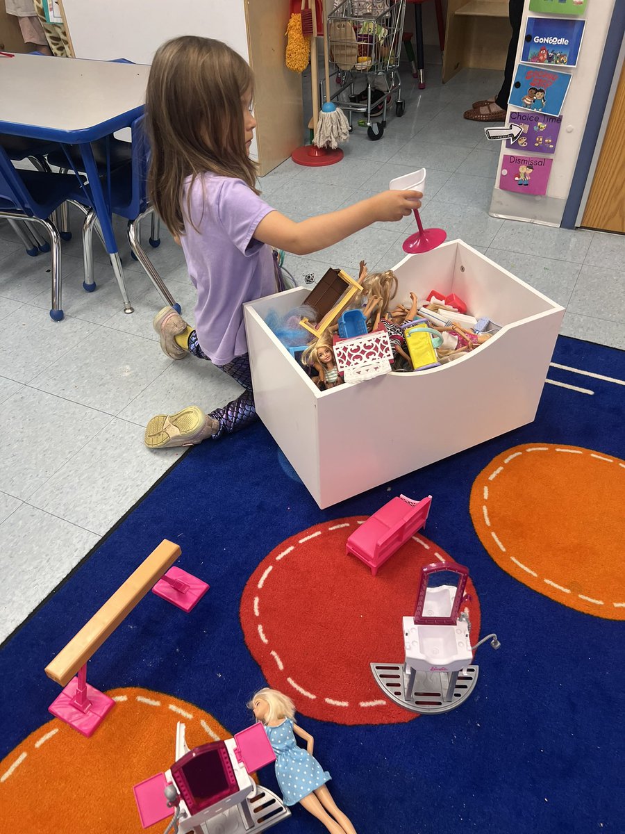 Mrs. Slevin tweet media