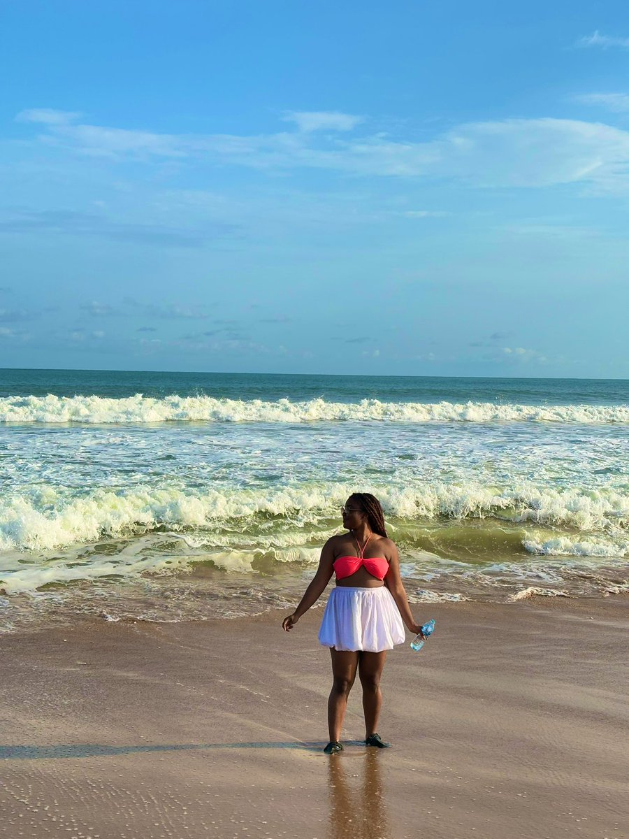 phani_x's tweet image. Find me by the water💖