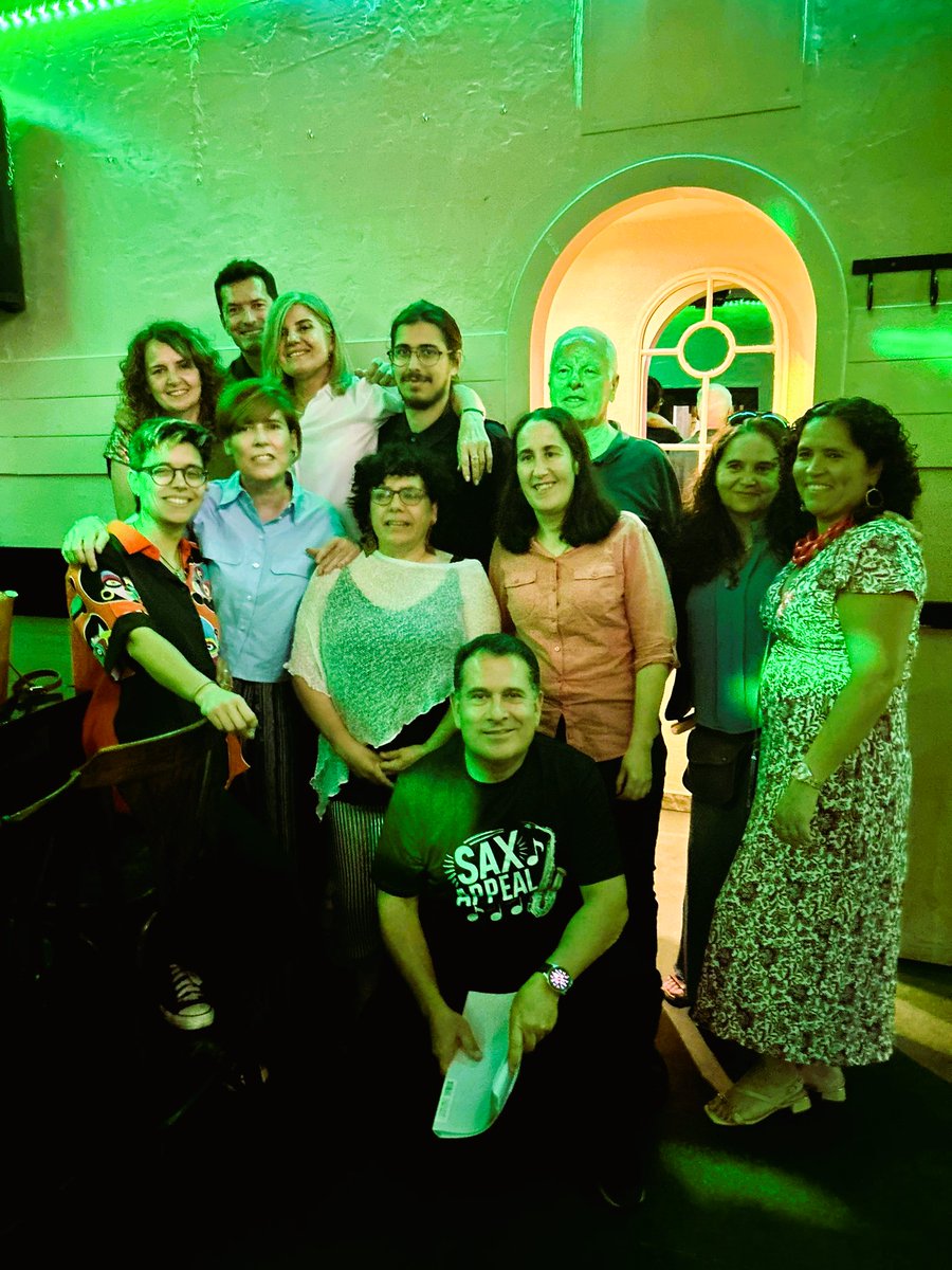 Gran fin de semana. Maravillosa cena/juerga 😅 para celebrar el final de una temporada 2024-25 (*) muy especial y esperanzadora. 
Buen ambiente, risas... y, por supuesto, música. 🎵 💃
#estaBandaestámuyviva✌️
#vivalaBanda🎼
*(Todavía quedan actuaciones, atentos a sus pantallas😉)