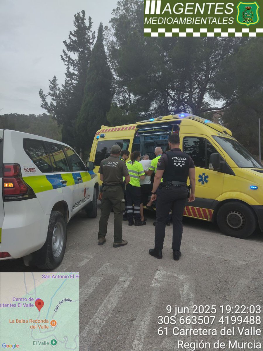112 Región de Murcia (@112rmurcia) on Twitter photo 📢 Los servicios de emergencia rescatan y trasladan al hospital a un ciclista tras sufrir una caída cerca de la Balsa Redonda del Valle, en la Alberca de las Torres, #Murcia.
👨🚒 <a href="/aamm_murcia/">AM Región de Murcia</a>
🚓 <a href="/MurciaPolicia/">Policía Local Murcia</a>
🚑 #061Murcia
🖨noticias.112rmurcia.es/?p=10659
📸 <a href="/aamm_murcia/">AM Región de Murcia</a> 📢 Los servicios de emergencia rescatan y trasladan al hospital a un ciclista tras sufrir una caída cerca de la Balsa Redonda del Valle, en la Alberca de las Torres, #Murcia.
👨🚒 <a href="/aamm_murcia/">AM Región de Murcia</a>
🚓 <a href="/MurciaPolicia/">Policía Local Murcia</a>
🚑 #061Murcia
🖨noticias.112rmurcia.es/?p=10659
📸 <a href="/aamm_murcia/">AM Región de Murcia</a>