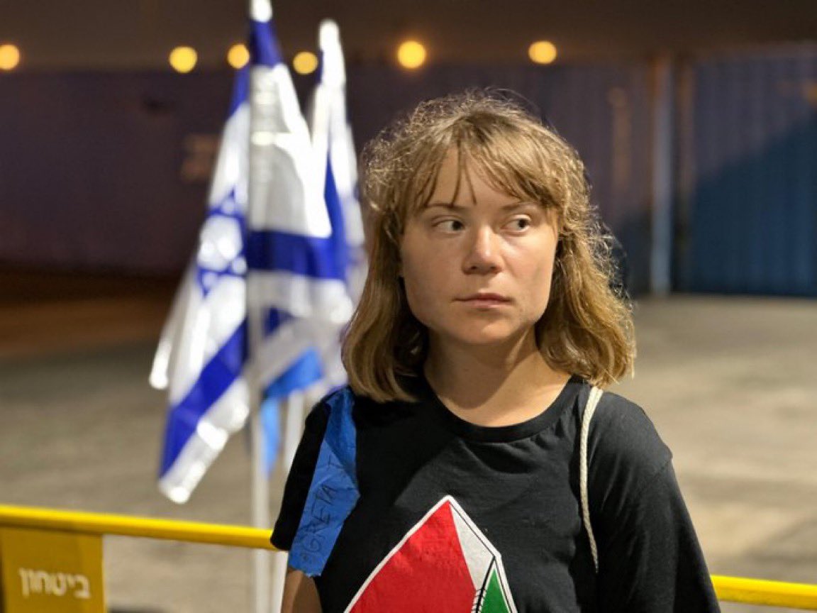 FocusMedia_Fr's tweet photo. 🔴 ALERTE INFO 

L’IMAGE DE GRETA THUMBERG AU PORT D’ASHDOD EN ISRAËL https://t.co/8lL4XIRebo