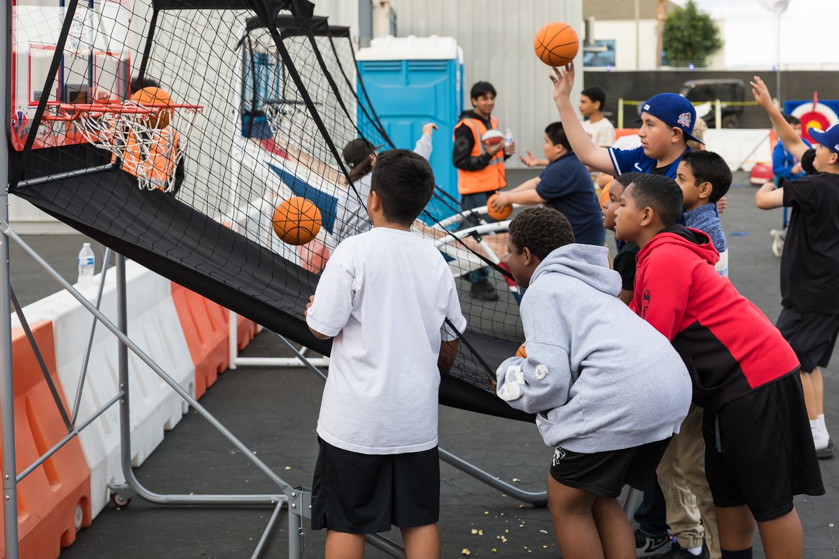 hawthorneCAL's tweet image. Winners of the FIRST EVER Hawthorne Good Neighbor Games were treated by the Hawthorne Police on June 5th to a watch party of this year’s NBA Finals at the Hawthorne Airport, where they played games, eat food, & watch two of the best teams in the NBA compete in the biggest stage!
