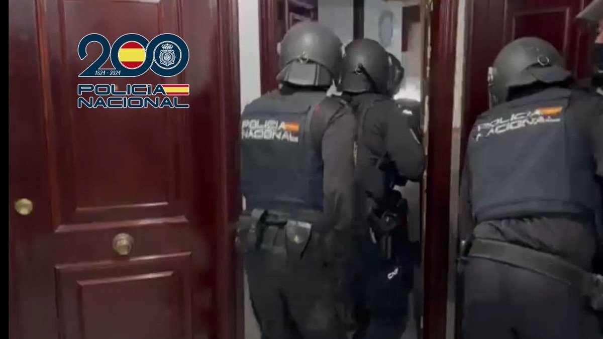 Securízame (@securizame) on Twitter photo 16 detenidos tras estafar más de 480.000 euros a más de 200 personas por vishing escudodigital.com/interior/16-de… #CiberSeguridad #Estafa #Tecnología #Internet vía <a href="/DigitalEscudo/">Escudo Digital</a> 16 detenidos tras estafar más de 480.000 euros a más de 200 personas por vishing escudodigital.com/interior/16-de… #CiberSeguridad #Estafa #Tecnología #Internet vía <a href="/DigitalEscudo/">Escudo Digital</a>