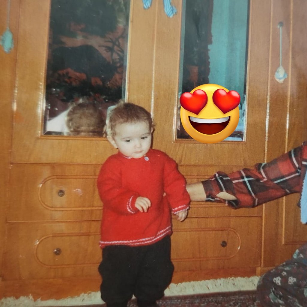 Tipin ortalamadır ama yine de başın öne eğiktir.
x.com/miyavvin/statu…