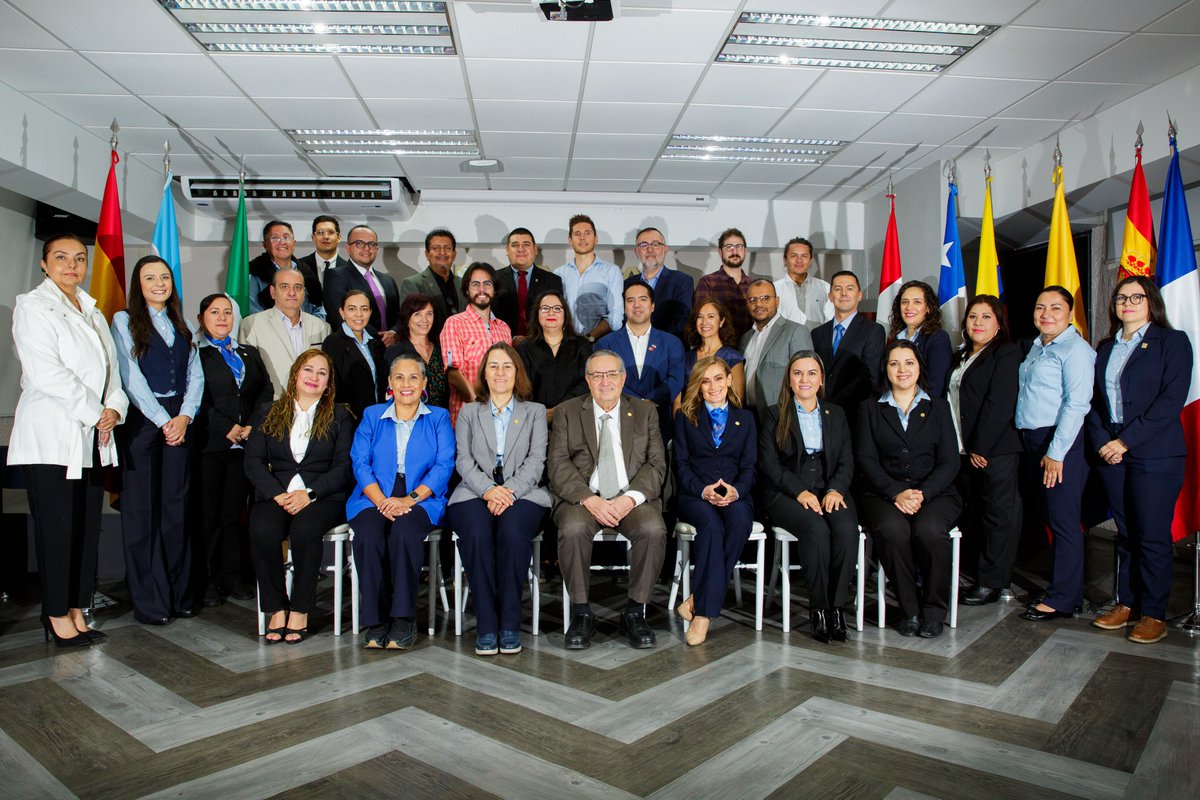 🌎 ¡Arrancó el Verano Global UNIVA 2025!
Dimos la bienvenida a 12 docentes internacionales en un desayuno especial que marca el inicio de esta experiencia académica y cultural única, sin salir de casa.