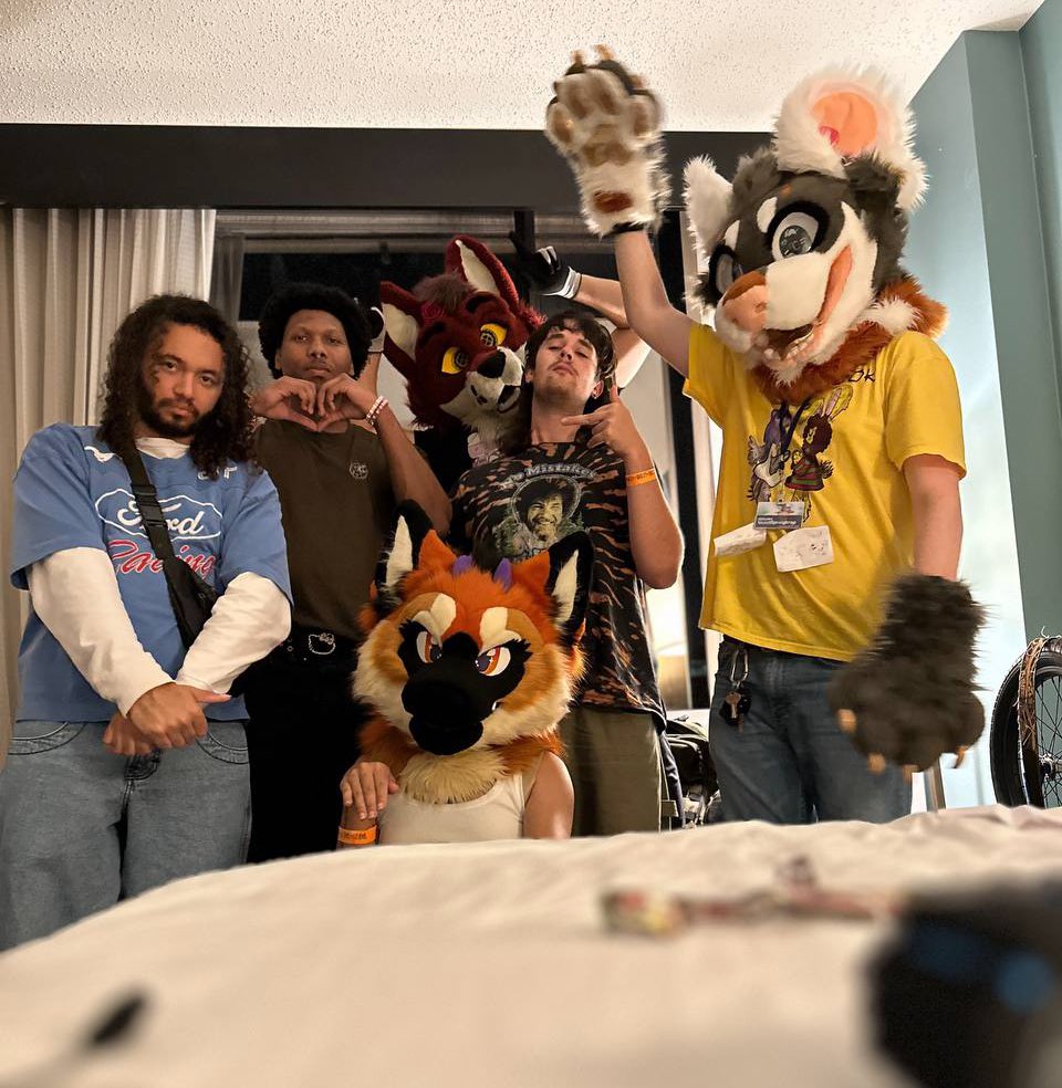 THANK U STRATOSFUR 2025 🚀

Going down as one of my favorite cons ever, thanks everyone for making so many fun moments, more pics soon !
