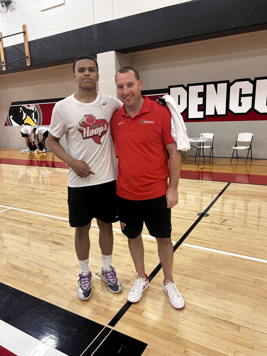 Elibrooks07's tweet photo. Thanks to @JackPepYSU for inviting me to the Youngstown men’s elite basketball camp this past weekend. It was a pleasure to meet @CoachFaulkner1 and to be able to showcase my skills.

@iam_TOntario @PersuitUnited https://t.co/0deujAi99F