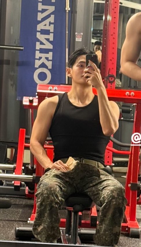 kasurok's tweet image. этот хоббит — маленький гигант в мире большого секса