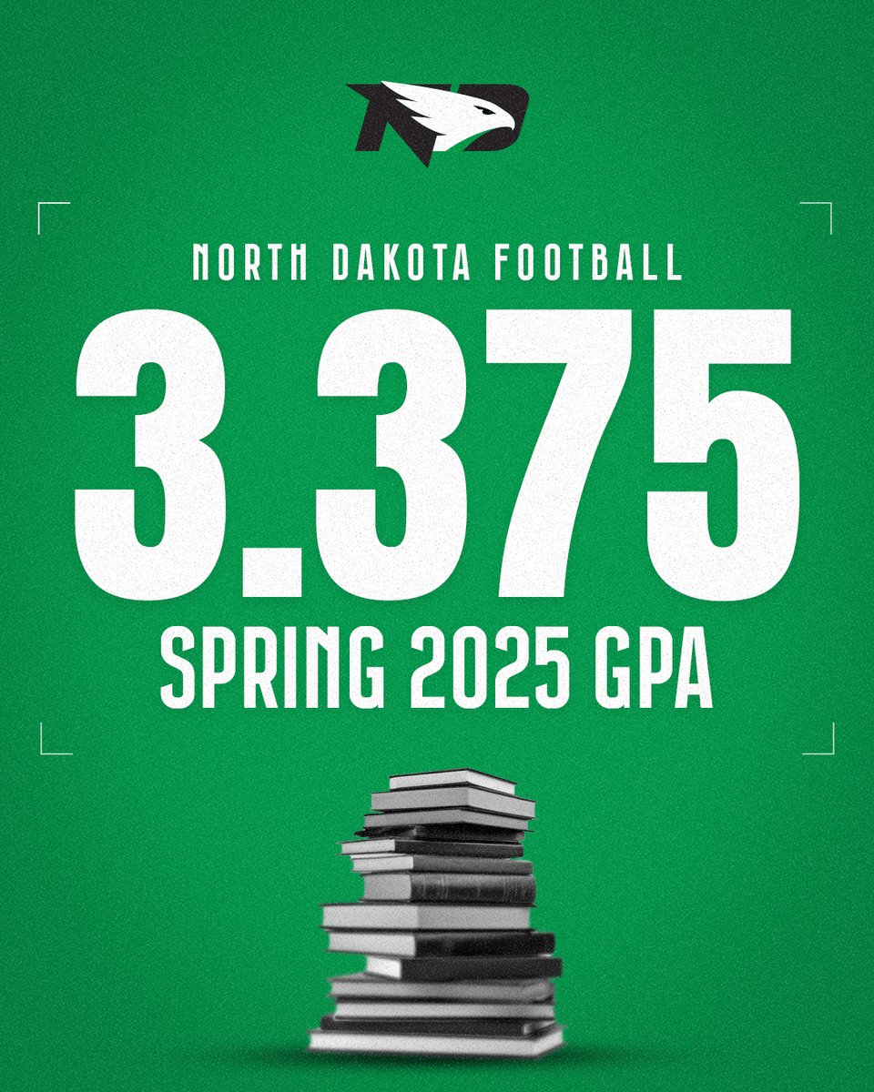 We had 1⃣5⃣ student-athletes with a perfect 4.0 last semester, a mark which led all men's team in the department! 📚🏈

#UNDproud | #LGH