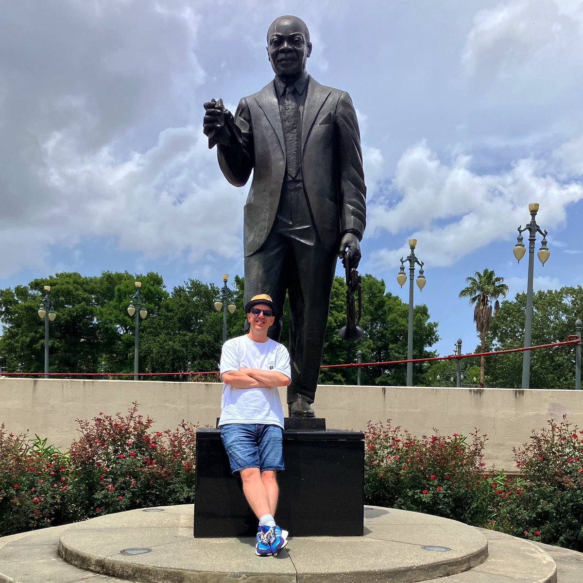 bluntphil's tweet image. Enjoying the amazing hospitality of Louisiana. Wonderful people who are somehow warmer than the weather here.
Great to hang with @petecouhig and family too