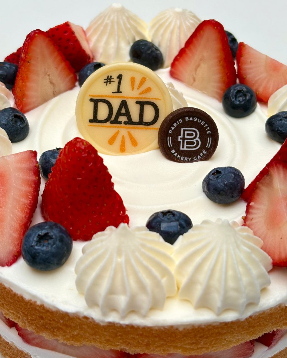 For the dad who’s the berry best 🫐🍓 Treat him to layers of berries, cream, and love, at Paris Baguette for a limited time only. 

Visit the link in our bio to order yours today!

#fathersday #parisbaguette #pb #cakes #triflecake