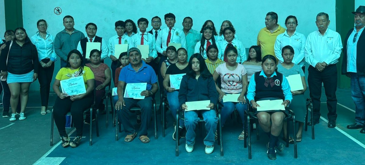 EducGuerrero's tweet image. 📃🎉#Certificados| El Centro de Educación Básica para Adultos &quot;Amado Nervo&quot; de Quechultenango, entregó 30 certificados a jóvenes y adultos que concluyeron sus estudios de primaria y secundaria. 1/1🧵👉🏻