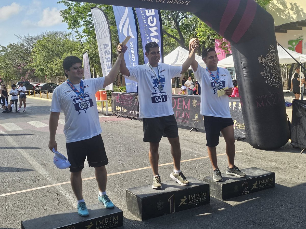 EditorMzt's tweet image. ¡7 de Junio!
Periodistas participan, ganan, conviven y se divierten, en la carrera pedestre "Saúl Guevara Nava" 2025.
Te presentamos a los ganadores
de la Carrera Saúl Guevara Nava 

#Mazatlán #Sinaloa #7junio #Carrera #SaúlGuevaraNava