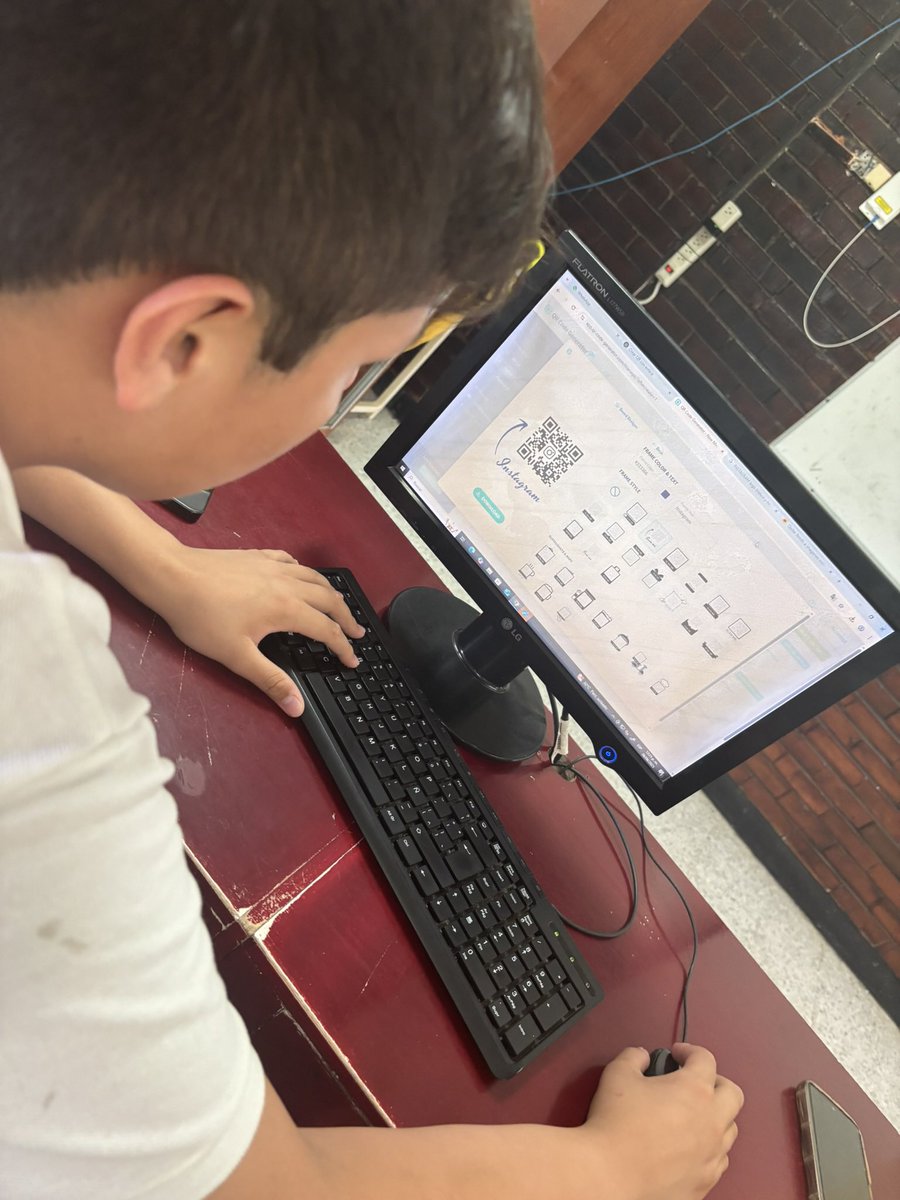 25Mathmagic's tweet image. Empezamos el trabajo con el mejor proyecto y equipo!