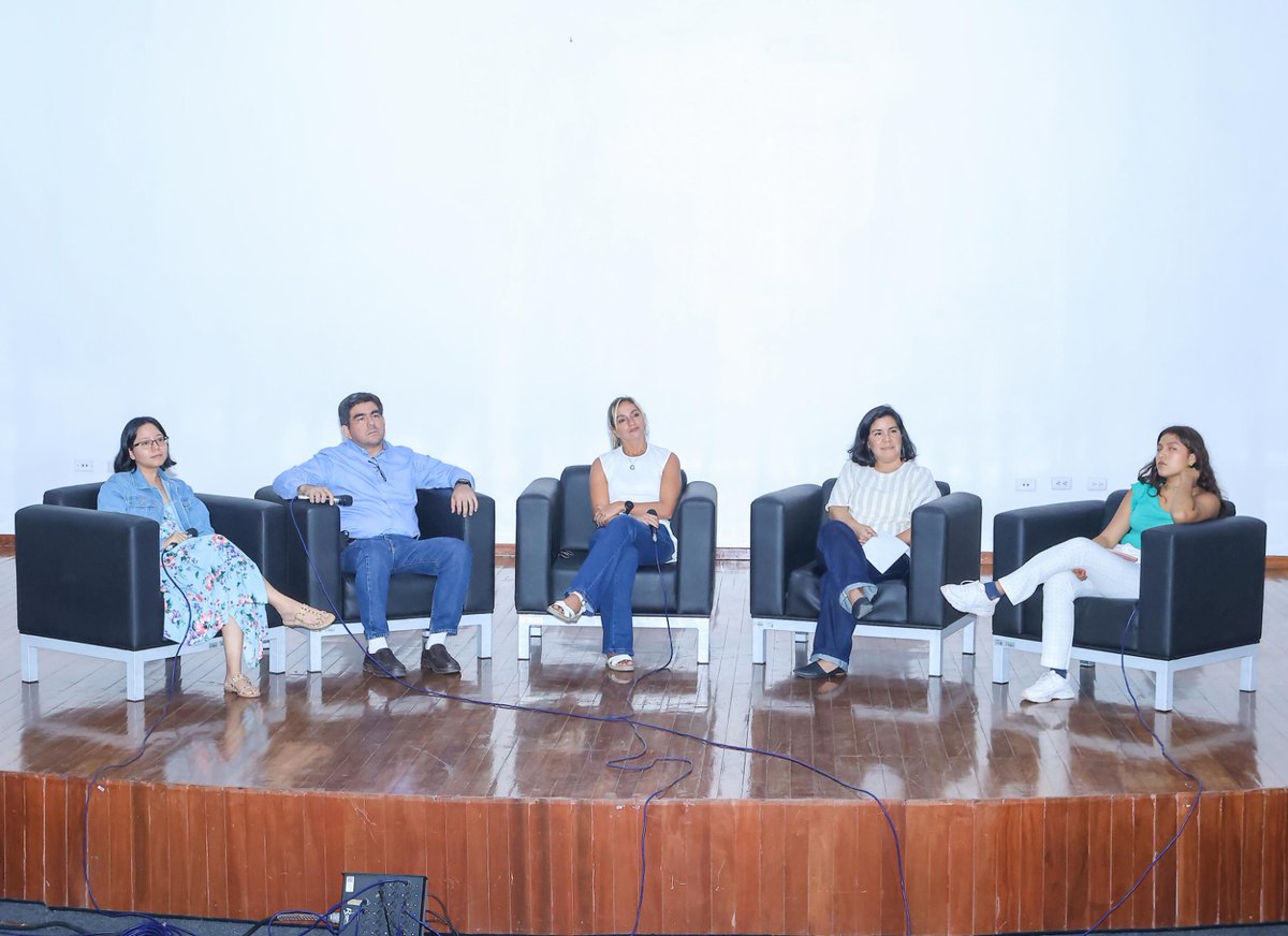 CENAIM_espol's tweet photo. 🌊Por el #DiaMundialDeLosOceanos @kbjarami participó en el foro #DeepRising🐙reflexionando sobre la #mineríasubmarina #ConservacionMarina del océano profundo🌎Gracias a SOA Ecuador #CENAIM y a tod@s por sumar voces por los océanos #SomosEspol @remciespol @CientificasEC https://t.co/R3Olq8t3IJ