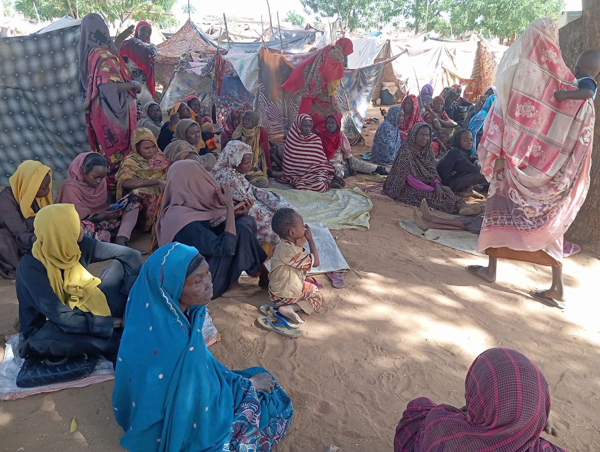 qoga12's tweet image. #sudan_war_updates ##KeepEyesOnSudan
Thousand of families have fled in search of safety and sustenance, thousands remain trapped, unable to escape the relentless bombardment and acute shortages of basic supplies — a nightmare that has persisted for over 28 months. @KholoodKhair
