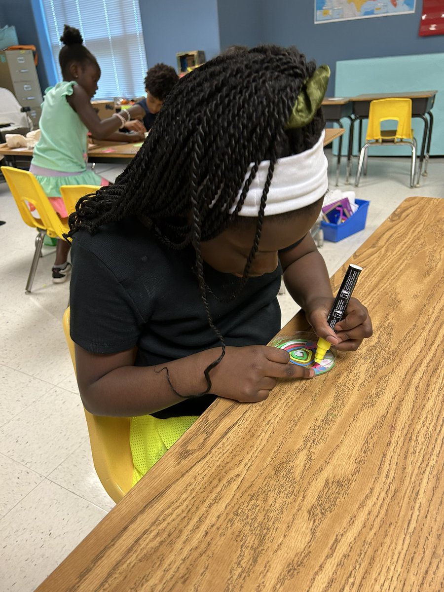 🔍✨ The mystery of Why Gary Glows = solved at Title I Camp HB3! Students used Glow Boxes to crack the final clues—blending science, art, and creativity. 🧪🎨 Petri dish art + engaging science = one unforgettable day of discovery! #CampHB3 #STEM #ArtMeetsScience #WhyGaryGlows