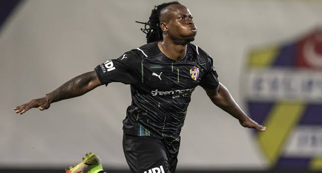 SMBG SPORTS (@smbgsports) on Twitter photo Bursaspor’da, 2.Lige yabancı oyuncu kuralı gelmesi halinde öncelik Emeka Eze!
Çıkmaması halinde ise oyuncunun Türk Vatandaşlığına geçmesi araştırılıyor.
( <a href="/nazimturknas/">Nazım Türknas</a> ) Bursaspor’da, 2.Lige yabancı oyuncu kuralı gelmesi halinde öncelik Emeka Eze!
Çıkmaması halinde ise oyuncunun Türk Vatandaşlığına geçmesi araştırılıyor.
( <a href="/nazimturknas/">Nazım Türknas</a> )