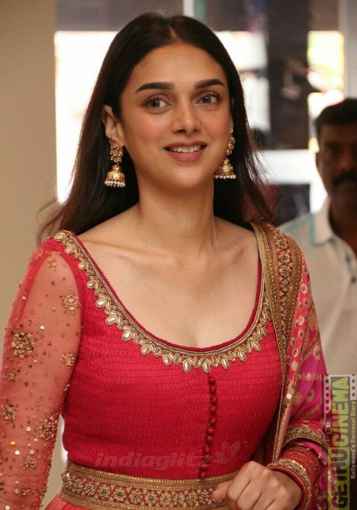 Mostly ella sissiesku Kaala virichu ool vanga dhan pidikum

But sila sissies(like me) oombi vida dhan pidikum😋🥰