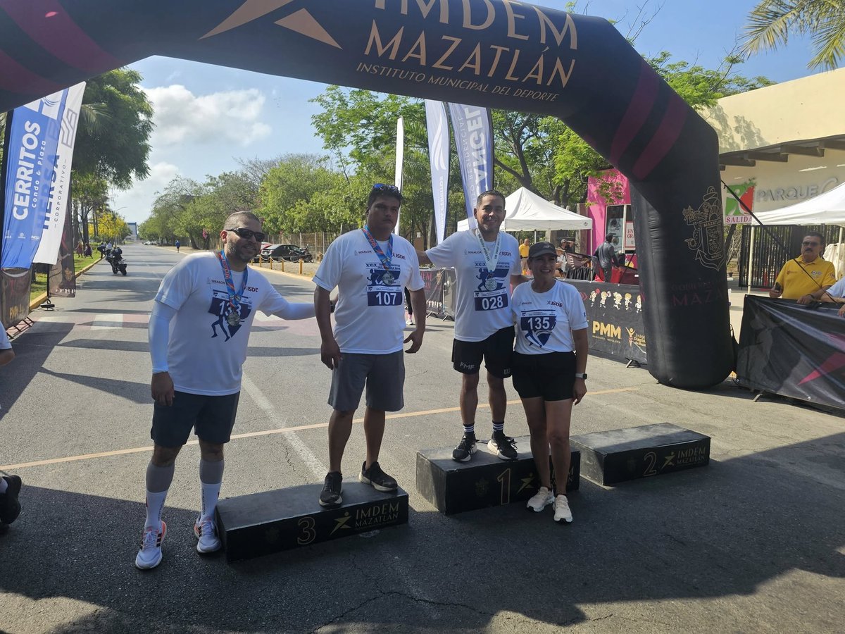 EditorMzt's tweet image. ¡7 de Junio!
Periodistas participan, ganan, conviven y se divierten, en la carrera pedestre "Saúl Guevara Nava" 2025.
Te presentamos a los ganadores
de la Carrera Saúl Guevara Nava 

#Mazatlán #Sinaloa #7junio #Carrera #SaúlGuevaraNava