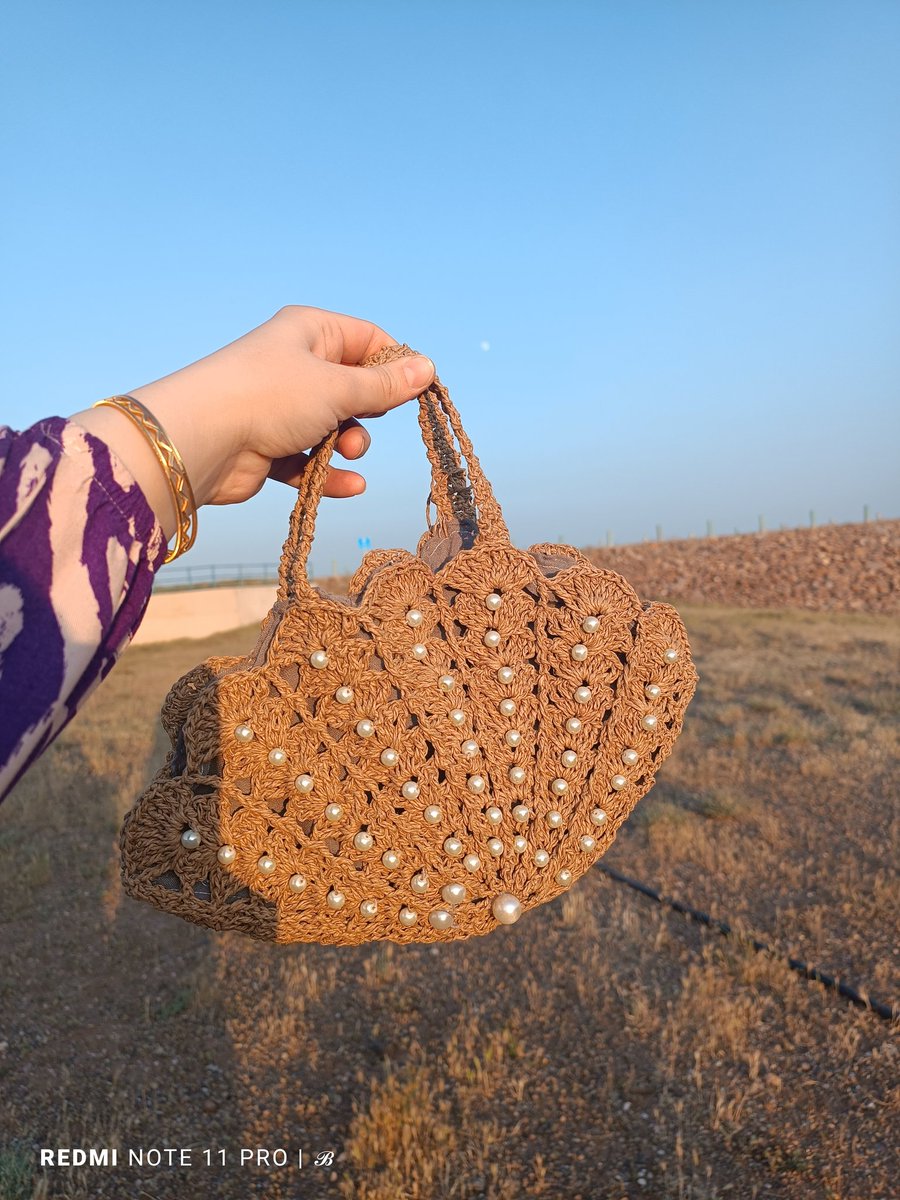 İki yıl önce beğendiğim çantayı ördüm. Midye çantam 😍