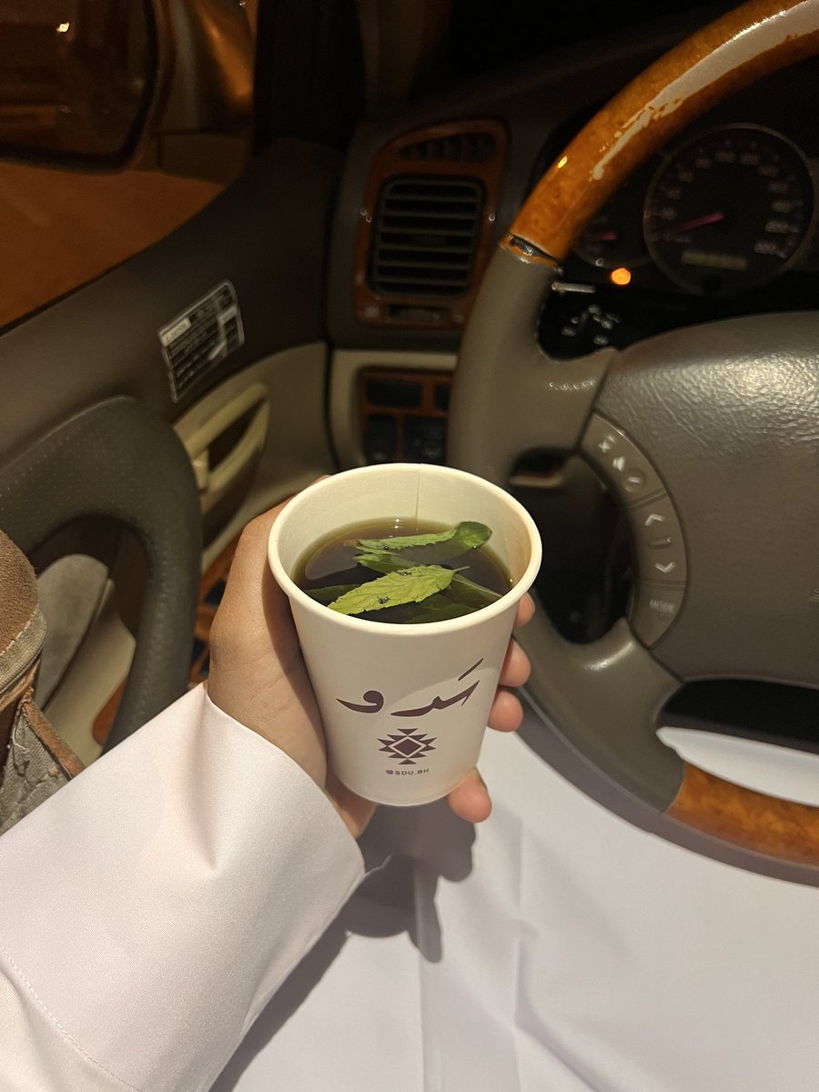 حاولت أتوبك وماتطري على بالي 
لكن لقيت الحنين أكبر من التوبه ..