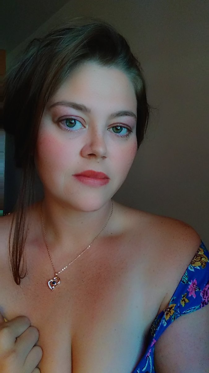 MyDearst_Darlin's tweet image. Does divorce look good on me or what? :D I will never regret choosing me. I LOVE ME. #happytobealone #lovemyselfbetter #timetowrite #screenwriting #film #divorce #support #WritingCommunity #momsforlife #future #bridgerton #actress #youwait #starlord #forlife