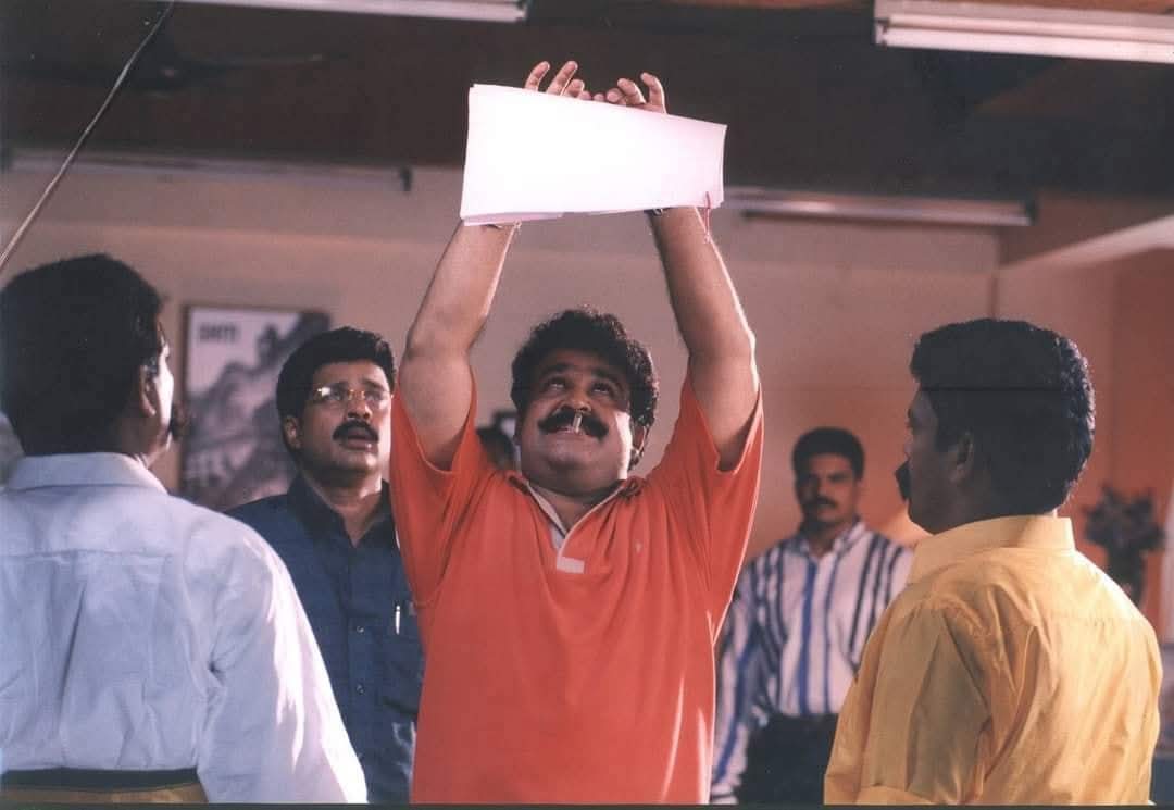 Starting ൽ സടക്ക്..

2nd Half ൽ പൊട്ടു കുത്തടി..

പിന്നെ നല്ല ഞെരിപ്പൻ ഡയലോഗ്സും അടികളും..

ഇറക്കി വിട്... തിയറ്റർ കത്തിക്കും🔥🔥

#Mohanlal <a href="/AVDdxb/">Aashirvad Cinemas Dubai</a> #Ravanaprabhu <a href="/aashirvadcine/">Aashirvad Cinemas</a>