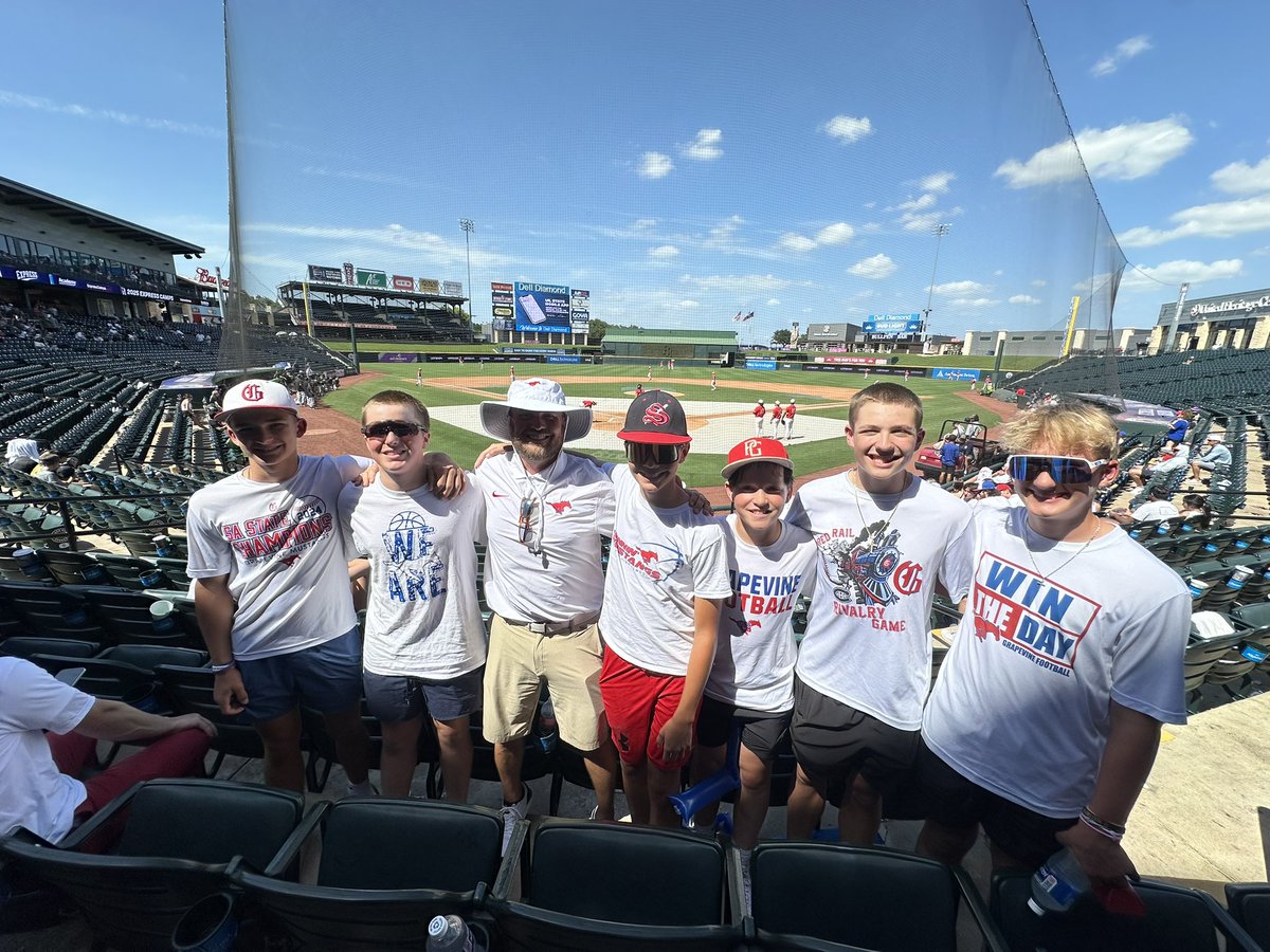 CTMSWolvesBoys's tweet photo. Seeing Wolves supporting the @Gvinebaseball team and watching them compete in football, basketball, and baseball is so amazing. Wolves staying busy this summer. Keep up the hard work men. @CTMSWolfWay @GCISD_Athletics https://t.co/couzkrs93f