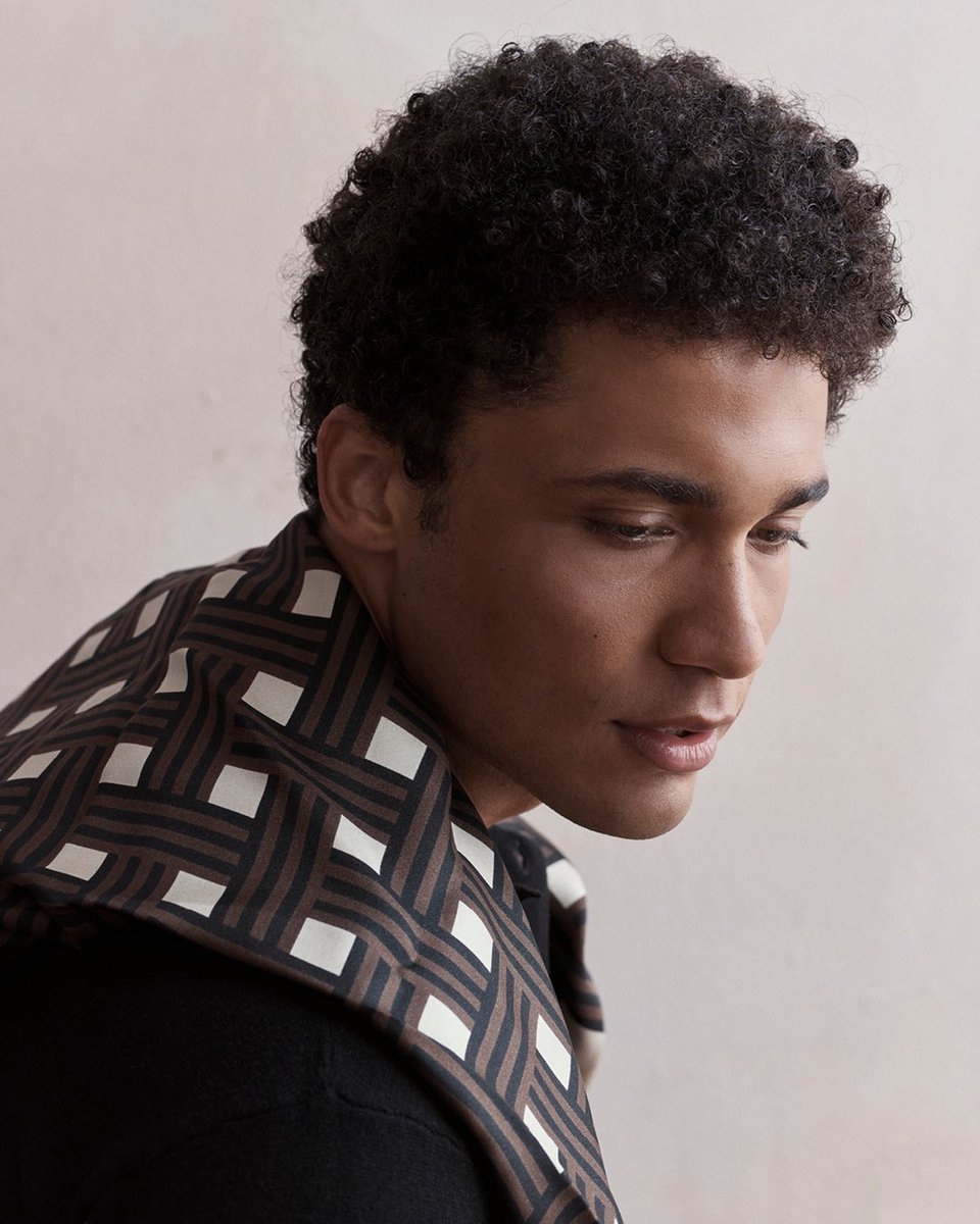 #CorteonMoore, known as Gabe in Amazon Prime Video's #Overcompensating, is also known to a select few New Yorkers as "The fucking president of Citi Bikes" and to Drake as one of his top 0.005% listeners. bit.ly/3FC3y9D
