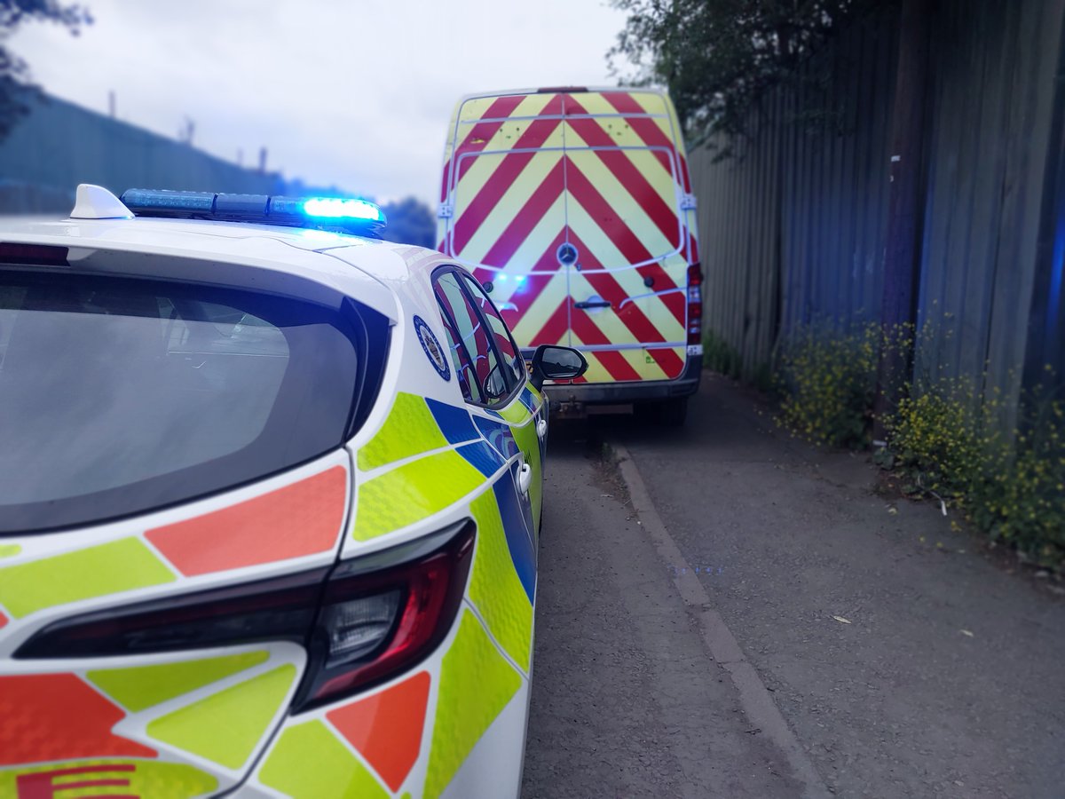 BrierleyHillWMP's tweet image. On patrol this van failed to stop for us. Following a brief pursuit we located the van and detained the driver nearby. Checks revealed he had no driving licence or insurance. We have #seized the uninsured van and reported the driver to court. #DYcrimeteam