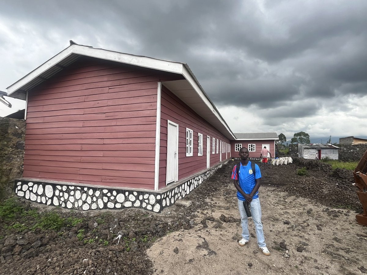 Jean-Luc Maroy (@jeanlucmaroy4) on Twitter photo Dans ce pays, ce qui nous manque, c’est la volonté d’agir. Il y a neuf mois, nous avons lancé ce projet en faveur des enfants déplacés. Aujourd’hui, voici l’école que nous avons construite pour eux. Il est temps de changer notre classe politique. <a href="/leParrainRDC/">𝐥𝐞 𝐏𝐚𝐫𝐫𝐚𝐢𝐧</a> <a href="/MiandaMH/">Mi</a> <a href="/OvoOsha/">Hαɾɱσɳყ N'ʂιɳɠa</a> Dans ce pays, ce qui nous manque, c’est la volonté d’agir. Il y a neuf mois, nous avons lancé ce projet en faveur des enfants déplacés. Aujourd’hui, voici l’école que nous avons construite pour eux. Il est temps de changer notre classe politique. <a href="/leParrainRDC/">𝐥𝐞 𝐏𝐚𝐫𝐫𝐚𝐢𝐧</a> <a href="/MiandaMH/">Mi</a> <a href="/OvoOsha/">Hαɾɱσɳყ N'ʂιɳɠa</a>