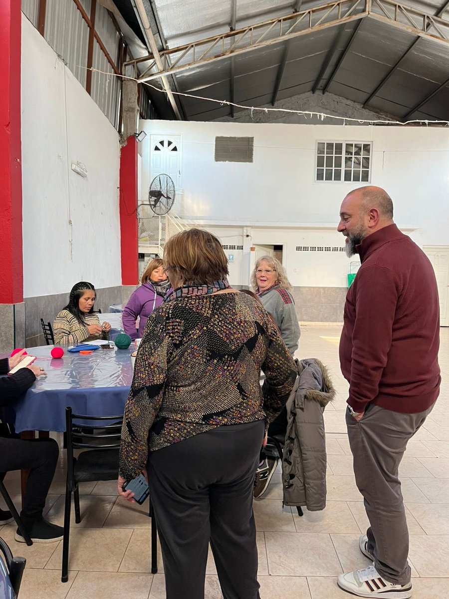 fedesassoneOK's tweet photo. Seguimos recorriendo instituciones, esta vez estuvimos con la nueva comisión directiva del centro de jubilados “La Esperanza” de Longchamps. https://t.co/qU3cJArqYy