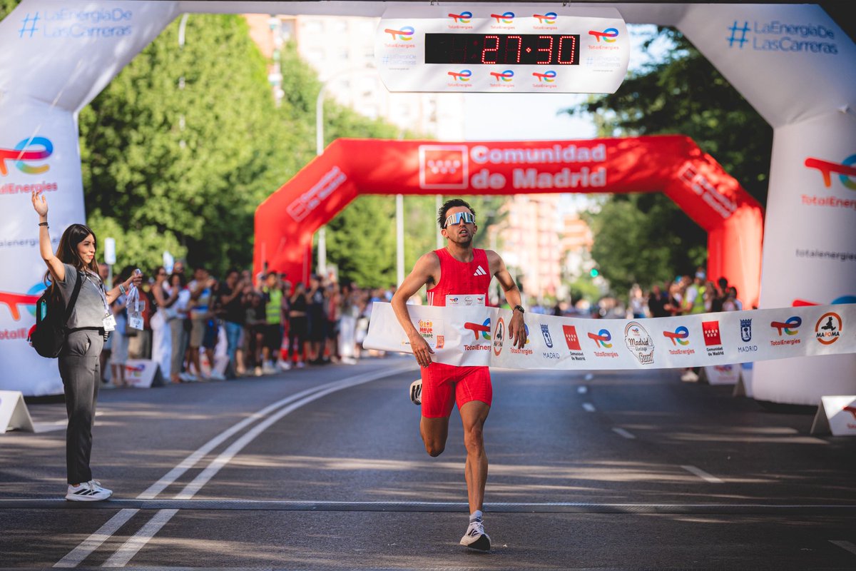 El domingo de vintage es una pasada 
Gracias <a href="/vsmphotoevents/">victor seco muñoz</a> por captar estos momentos, para los que vivimos en Madrid s inimaginable poder tener una foto así. 
Solo contaros que corriendo sufri y disfrute a partes iguales, porque después de muchos años corro sin ningún dolor.