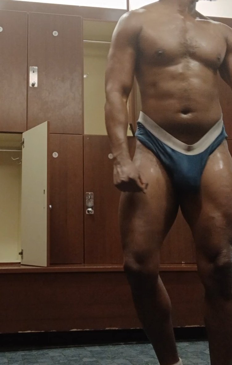 Master Iago XXX (8+ inches ;) tweet media